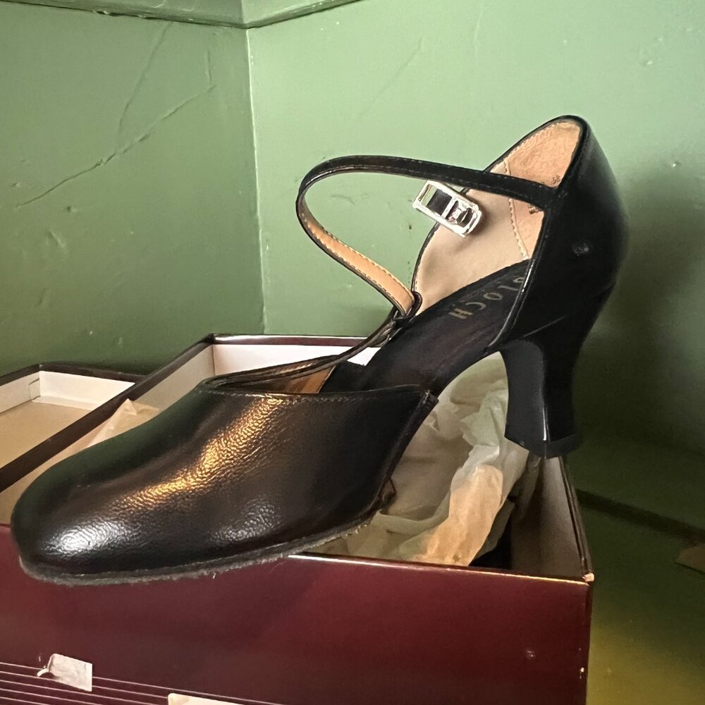 Womens Splitflex 2.5" Heel Character Shoes